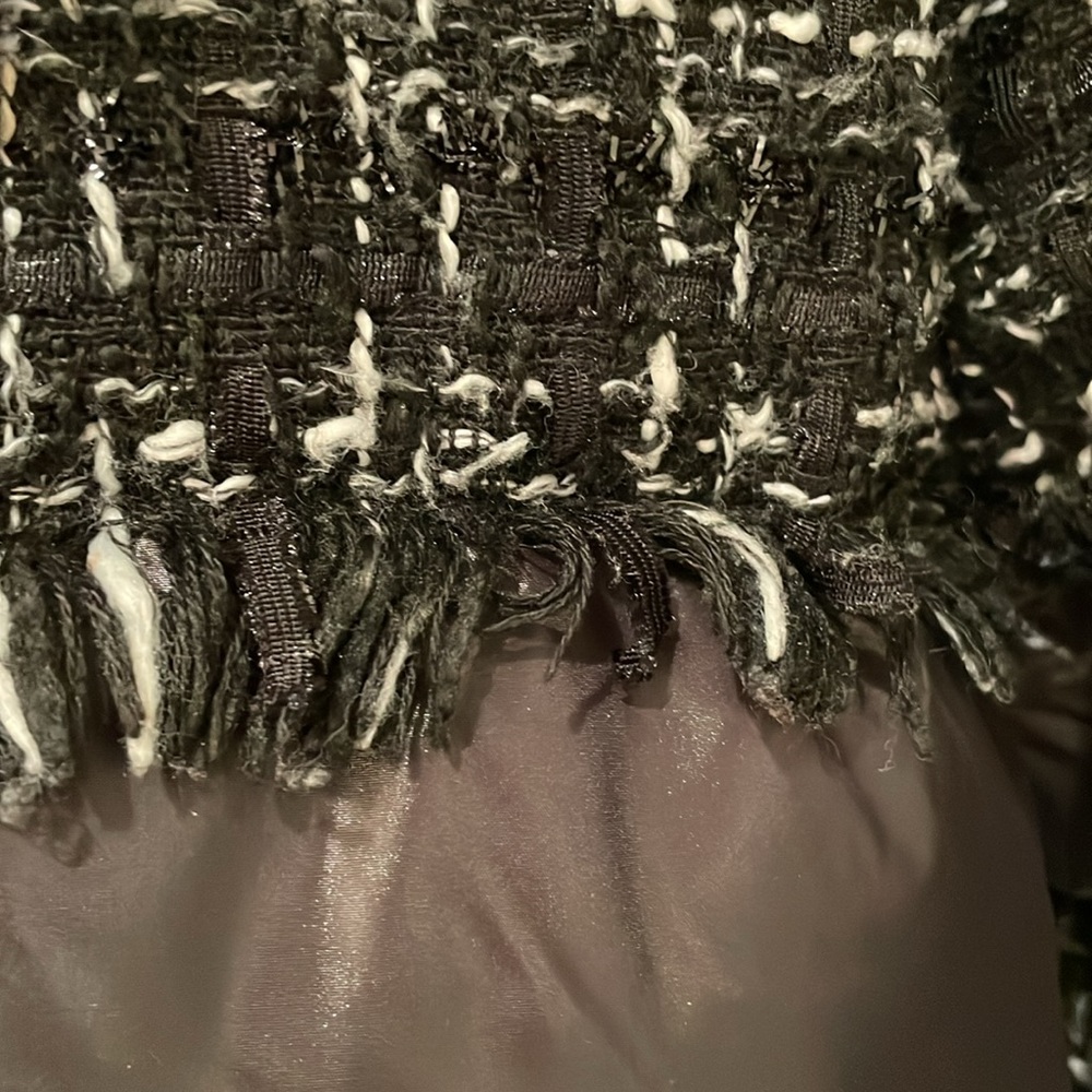 Chanel 18 b Coco neige ribbon tweed puffer jacket down Italy size 38 medium - Picture 3 of 13